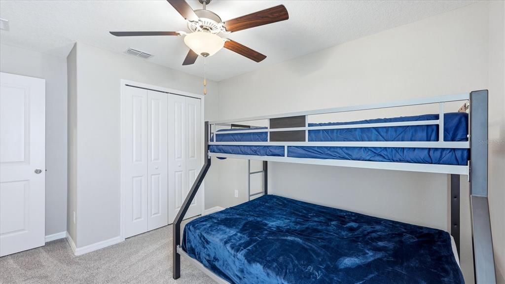 Activo con contrato: $259,900 (3 camas, 2 baños, 1451 Pies cuadrados)