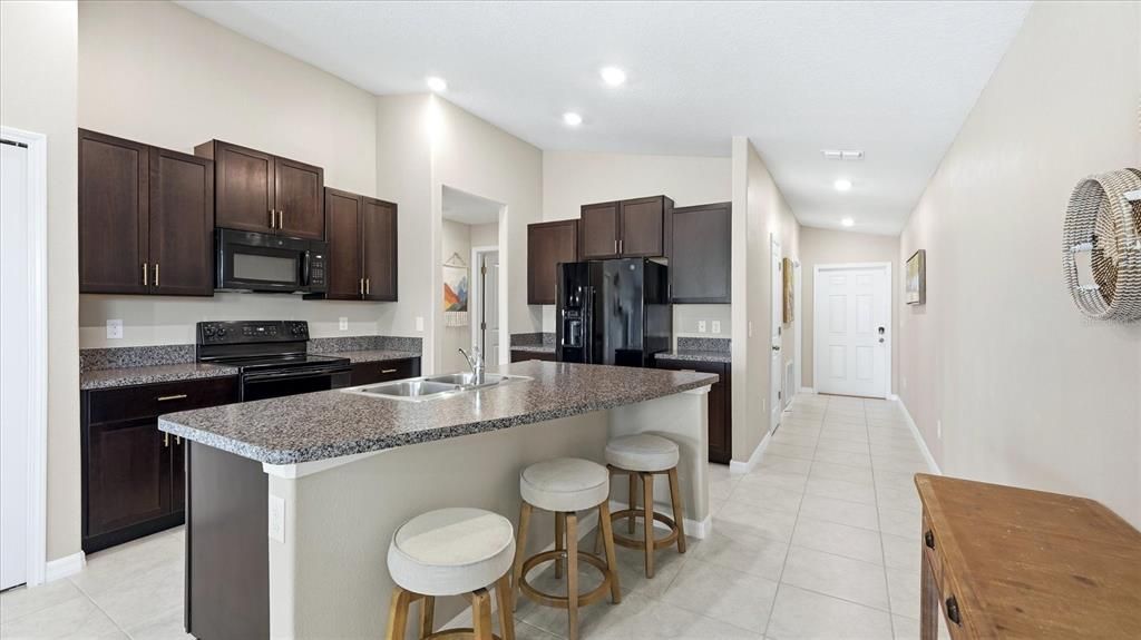 Activo con contrato: $259,900 (3 camas, 2 baños, 1451 Pies cuadrados)