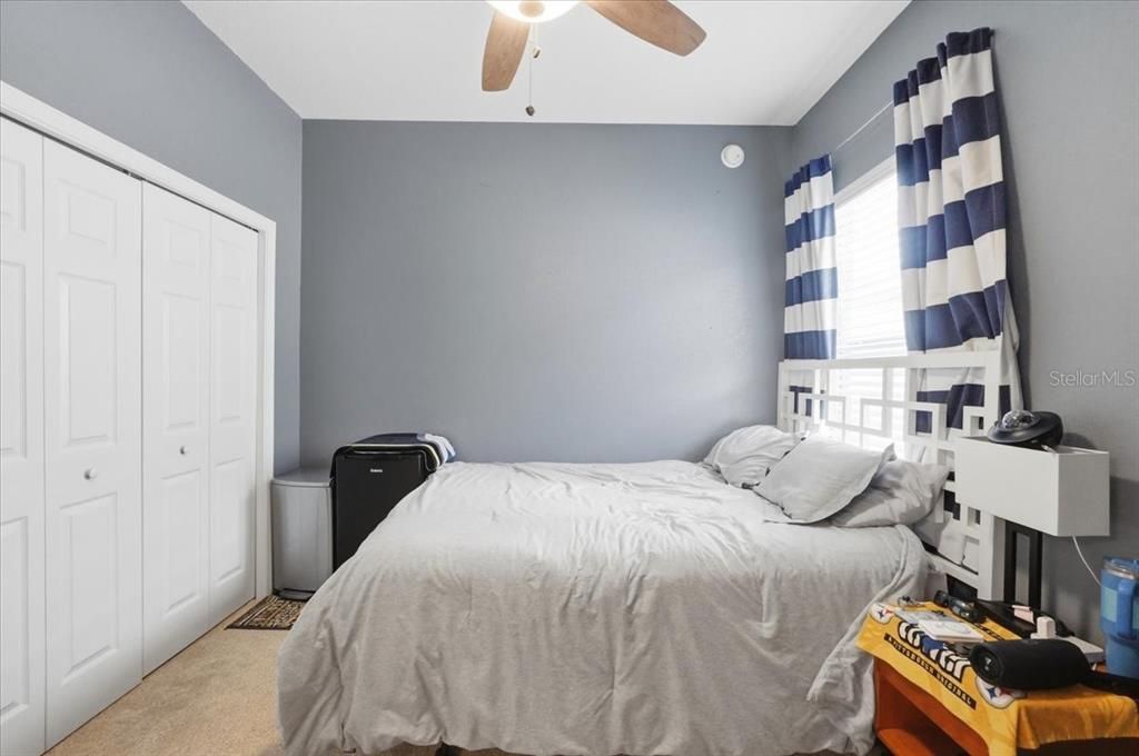 Под контрактом: $465,000 (4 спален, 2 ванн, 2095 Квадратных фут)