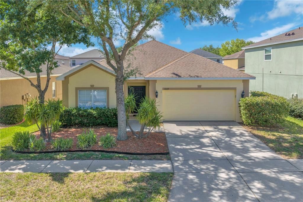 Active With Contract: $329,900 (4 beds, 2 baths, 1938 Square Feet)