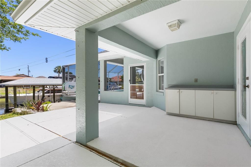 Active With Contract: $814,999 (3 beds, 2 baths, 1982 Square Feet)