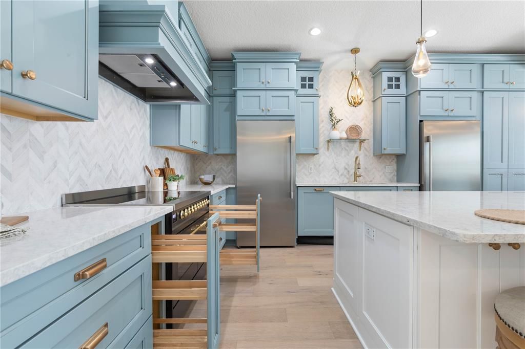 Active With Contract: $814,999 (3 beds, 2 baths, 1982 Square Feet)