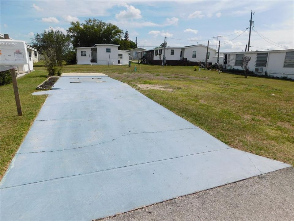 На продажу: $40,000 (0.09 acres)