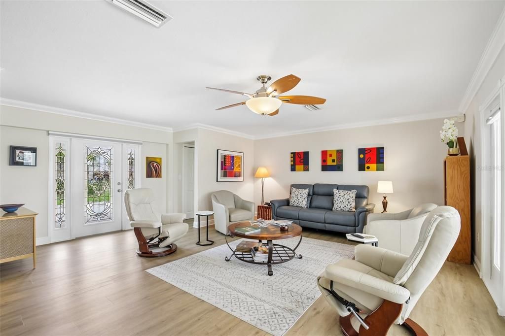 En Venta: $625,000 (3 camas, 2 baños, 1720 Pies cuadrados)
