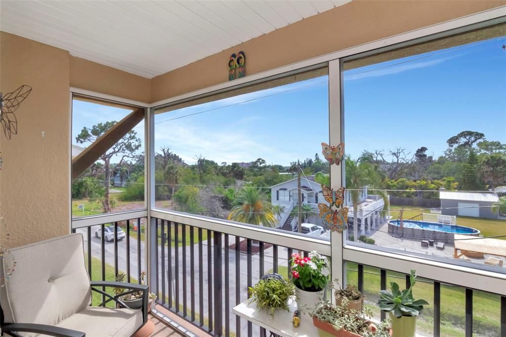 For Sale: $257,000 (3 beds, 2 baths, 1228 Square Feet)