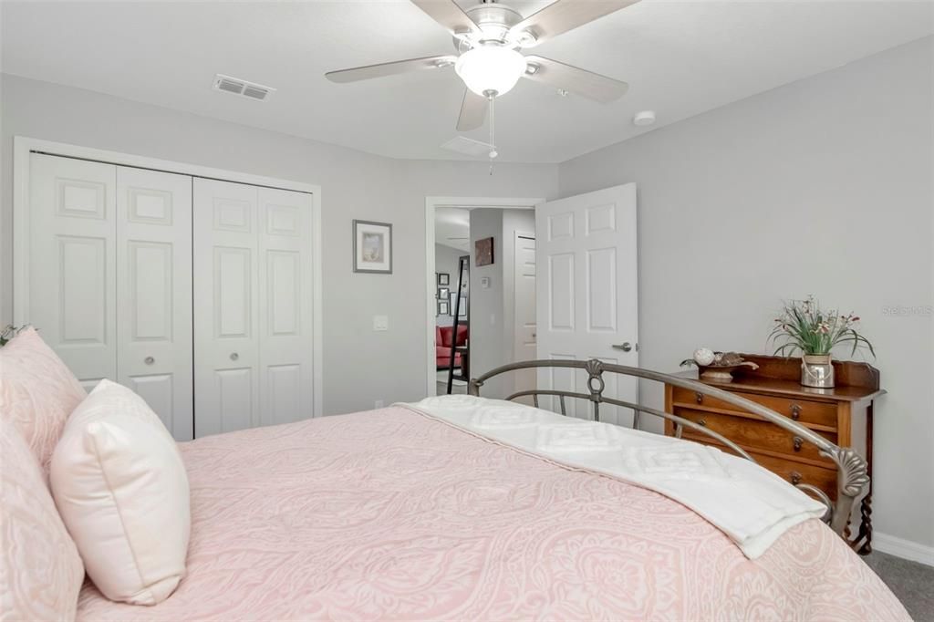 For Sale: $257,000 (3 beds, 2 baths, 1228 Square Feet)
