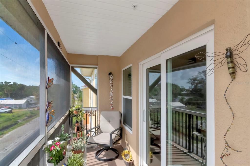 For Sale: $257,000 (3 beds, 2 baths, 1228 Square Feet)