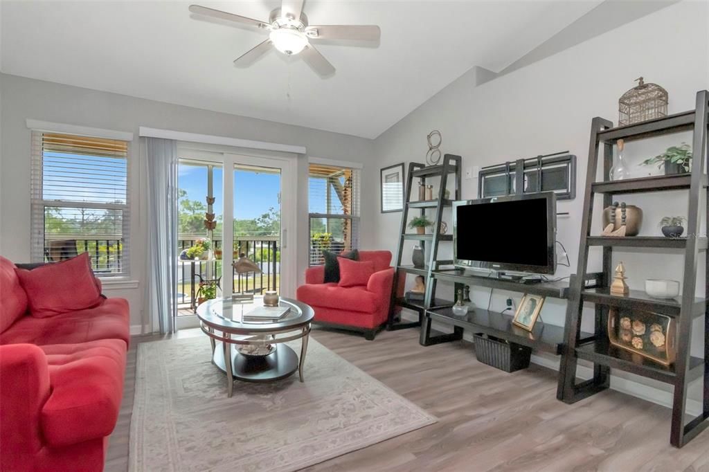 For Sale: $257,000 (3 beds, 2 baths, 1228 Square Feet)
