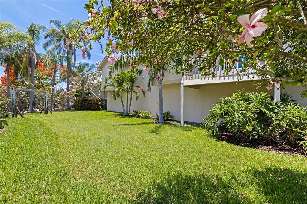 For Sale: $1,500,000 (4 beds, 3 baths, 3710 Square Feet)