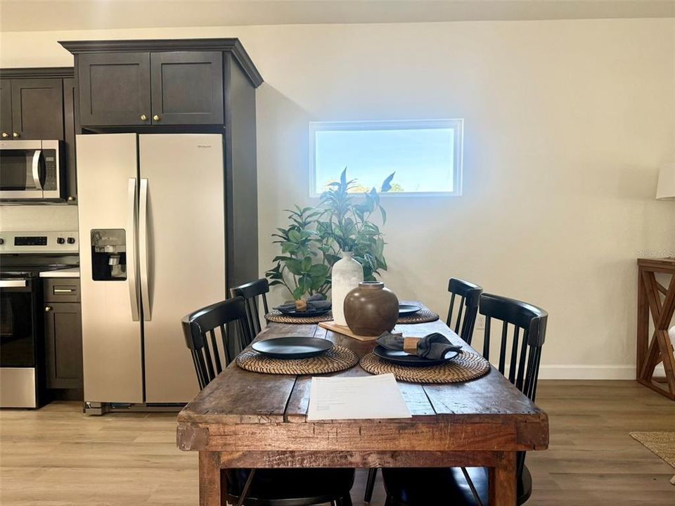 Active With Contract: $259,900 (3 beds, 2 baths, 1461 Square Feet)