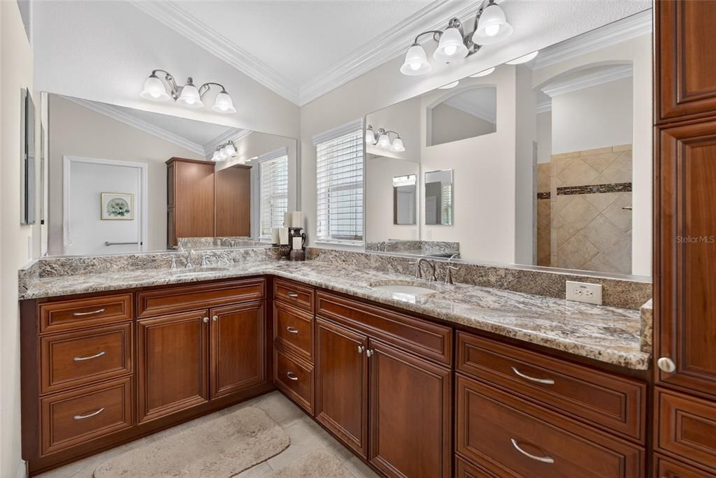 Activo con contrato: $965,000 (3 camas, 2 baños, 2109 Pies cuadrados)