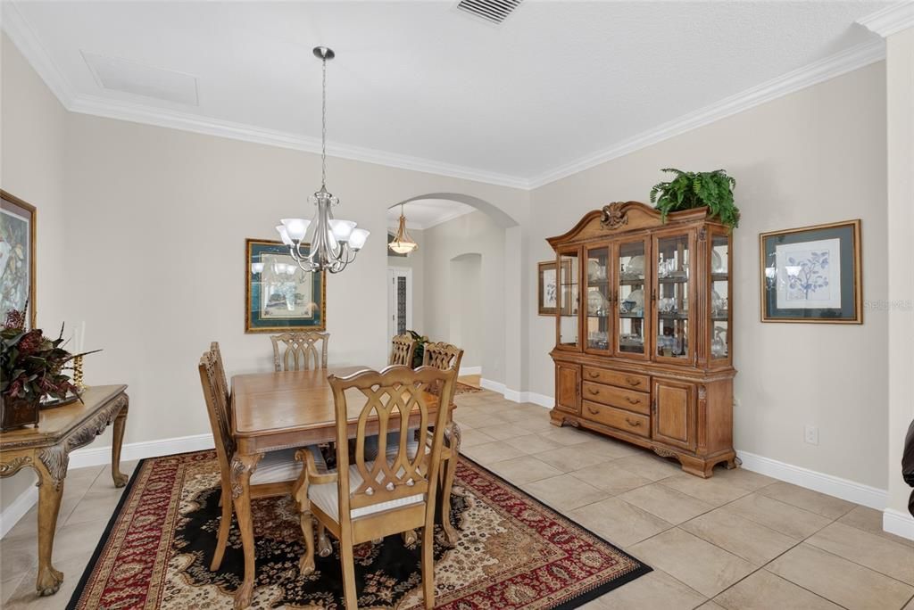 Activo con contrato: $965,000 (3 camas, 2 baños, 2109 Pies cuadrados)