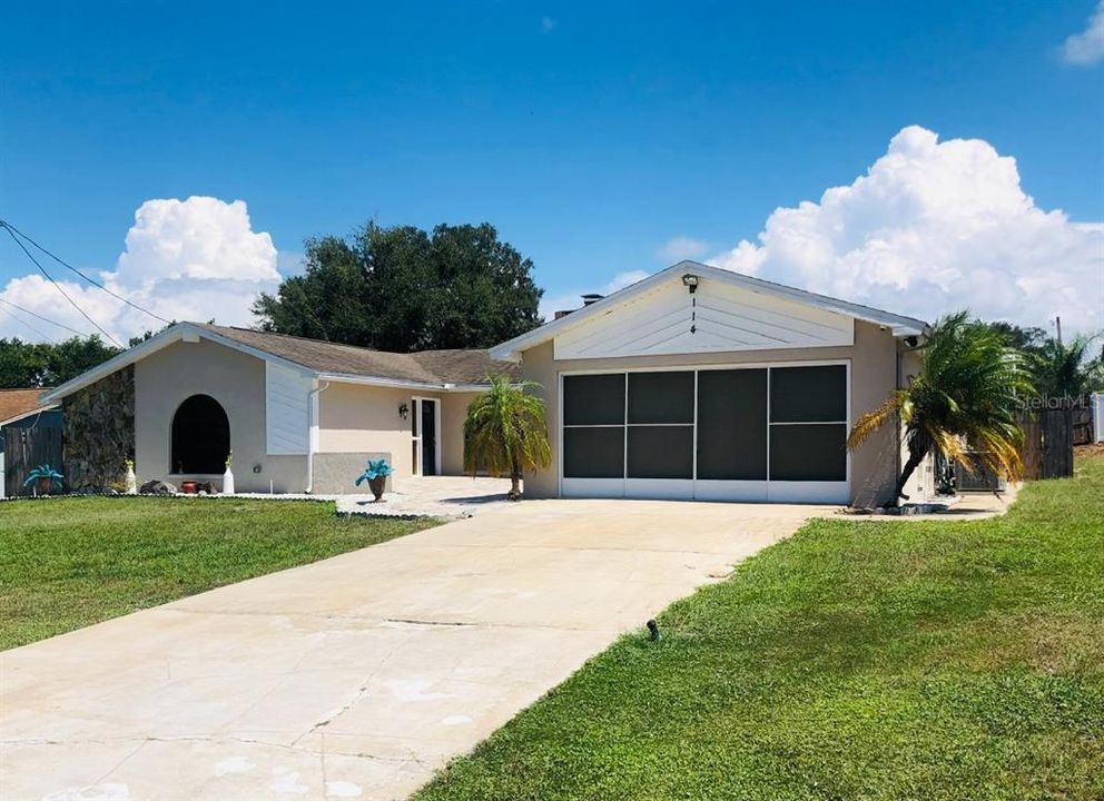 Recientemente alquilado: $2,600 (4 camas, 2 baños, 2146 Pies cuadrados)