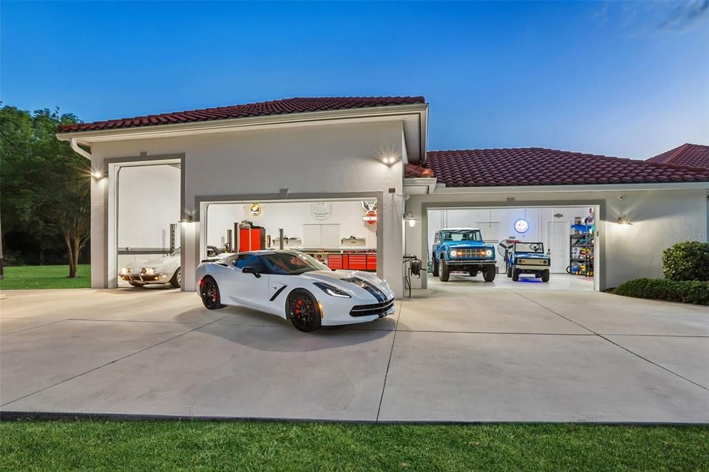 Activo con contrato: $2,450,000 (5 camas, 4 baños, 4207 Pies cuadrados)