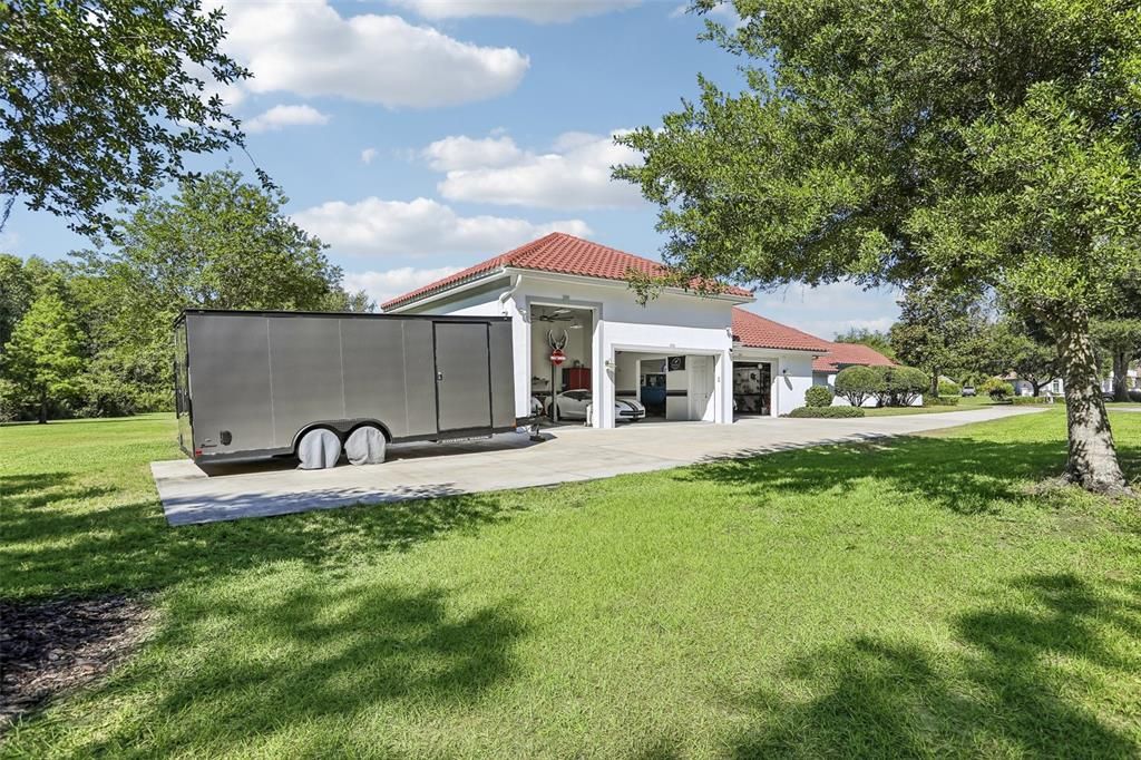 Activo con contrato: $2,450,000 (5 camas, 4 baños, 4207 Pies cuadrados)