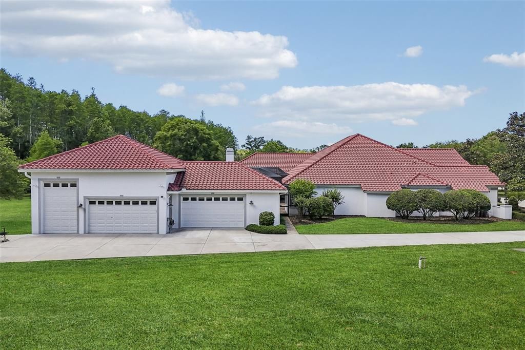 Activo con contrato: $2,450,000 (5 camas, 4 baños, 4207 Pies cuadrados)