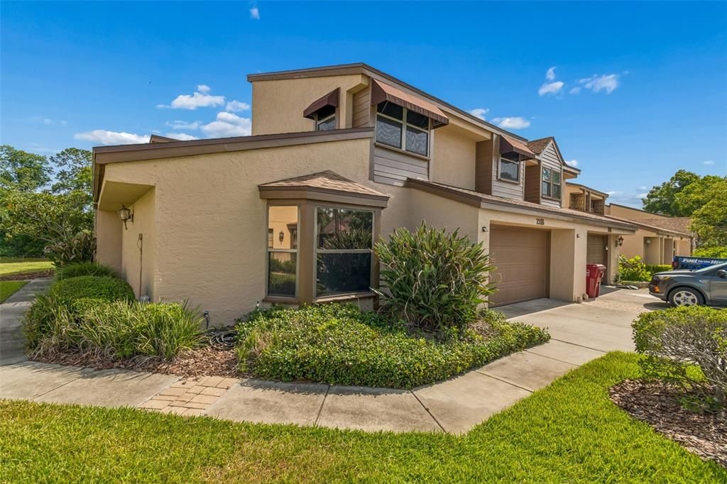 Activo con contrato: $315,000 (3 camas, 2 baños, 2125 Pies cuadrados)