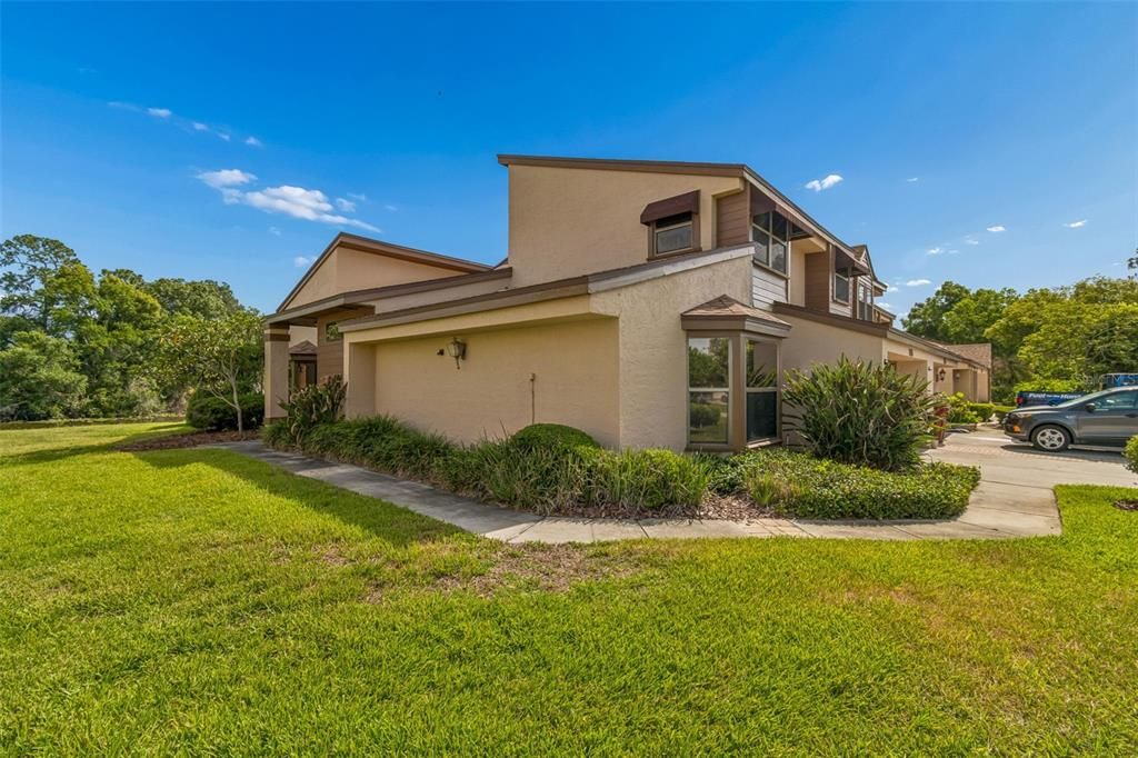 Activo con contrato: $315,000 (3 camas, 2 baños, 2125 Pies cuadrados)