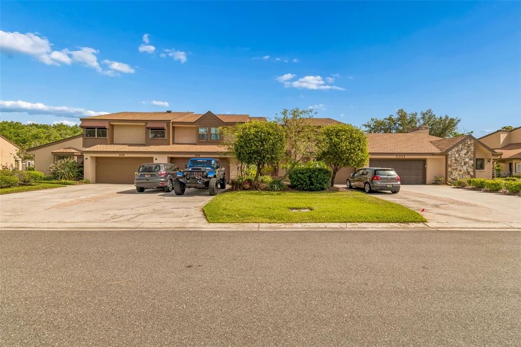 Activo con contrato: $315,000 (3 camas, 2 baños, 2125 Pies cuadrados)