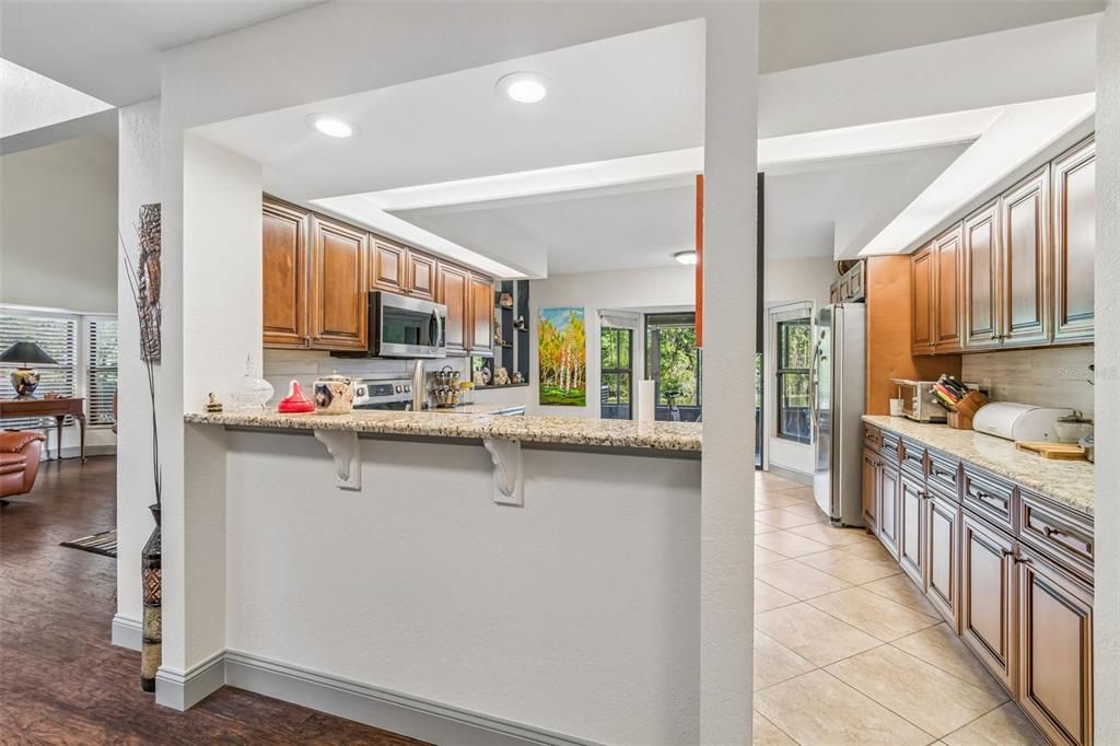 Activo con contrato: $315,000 (3 camas, 2 baños, 2125 Pies cuadrados)