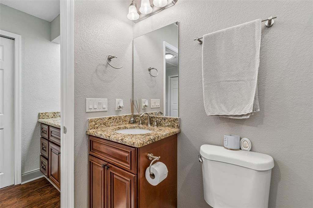 Activo con contrato: $315,000 (3 camas, 2 baños, 2125 Pies cuadrados)