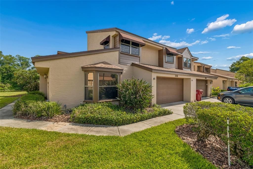 Activo con contrato: $315,000 (3 camas, 2 baños, 2125 Pies cuadrados)
