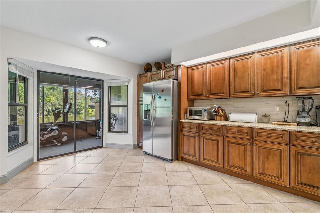 Activo con contrato: $315,000 (3 camas, 2 baños, 2125 Pies cuadrados)