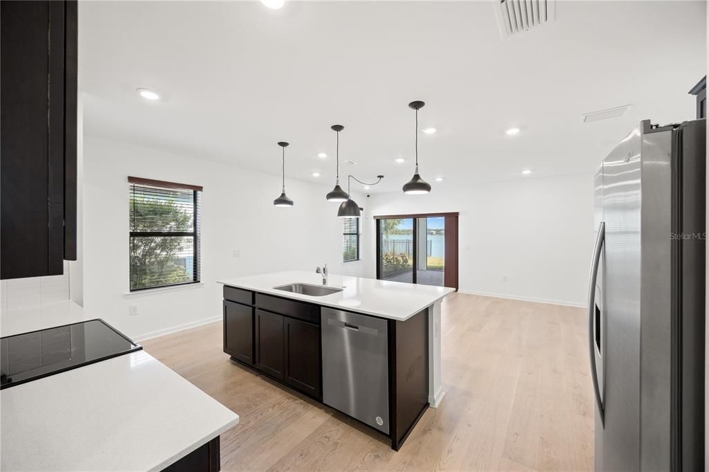 En Venta: $508,000 (4 camas, 2 baños, 1591 Pies cuadrados)