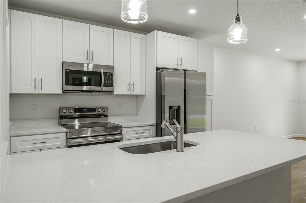 En Venta: $499,000 (6 camas, 4 baños, 2158 Pies cuadrados)