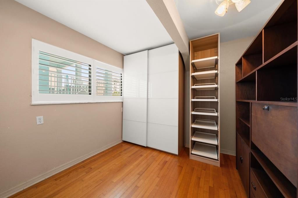 For Sale: $1,399,000 (9 beds, 0 baths, 5168 Square Feet)