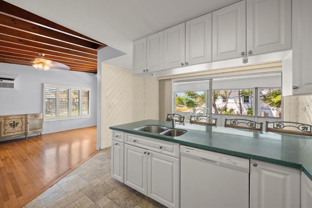 For Sale: $1,399,000 (9 beds, 0 baths, 5168 Square Feet)
