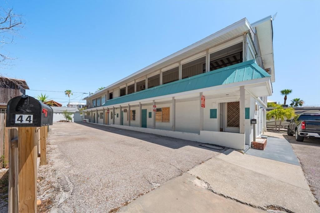 For Sale: $1,399,000 (9 beds, 0 baths, 5168 Square Feet)
