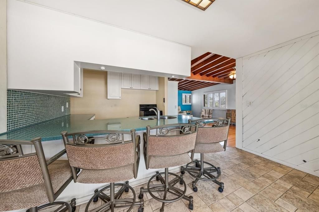 For Sale: $1,399,000 (9 beds, 0 baths, 5168 Square Feet)