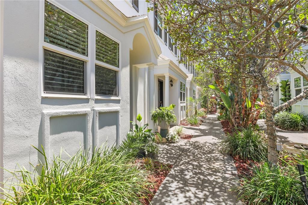 Active With Contract: $534,000 (2 beds, 2 baths, 1266 Square Feet)