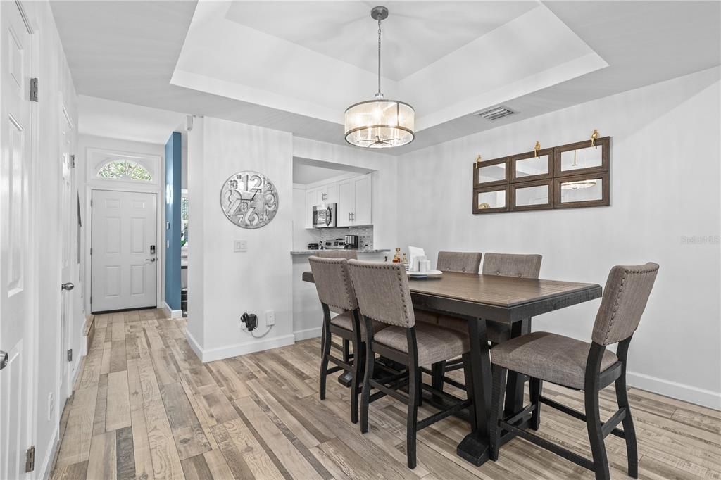 Active With Contract: $534,000 (2 beds, 2 baths, 1266 Square Feet)