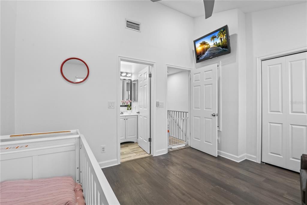 Active With Contract: $534,000 (2 beds, 2 baths, 1266 Square Feet)