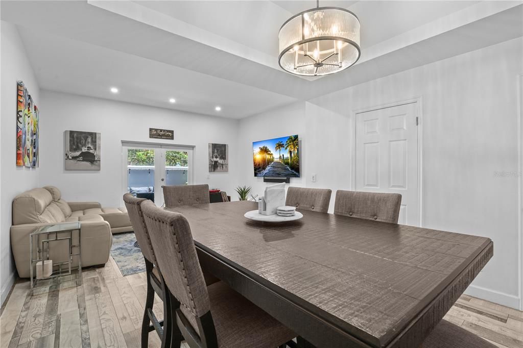 Active With Contract: $534,000 (2 beds, 2 baths, 1266 Square Feet)