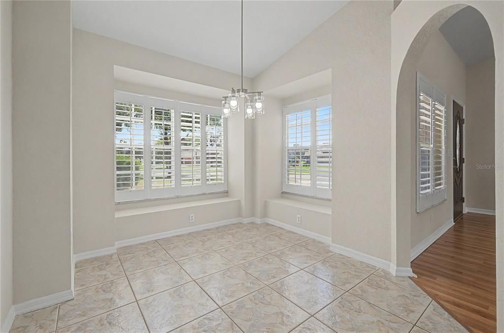 For Sale: $325,000 (3 beds, 2 baths, 1749 Square Feet)