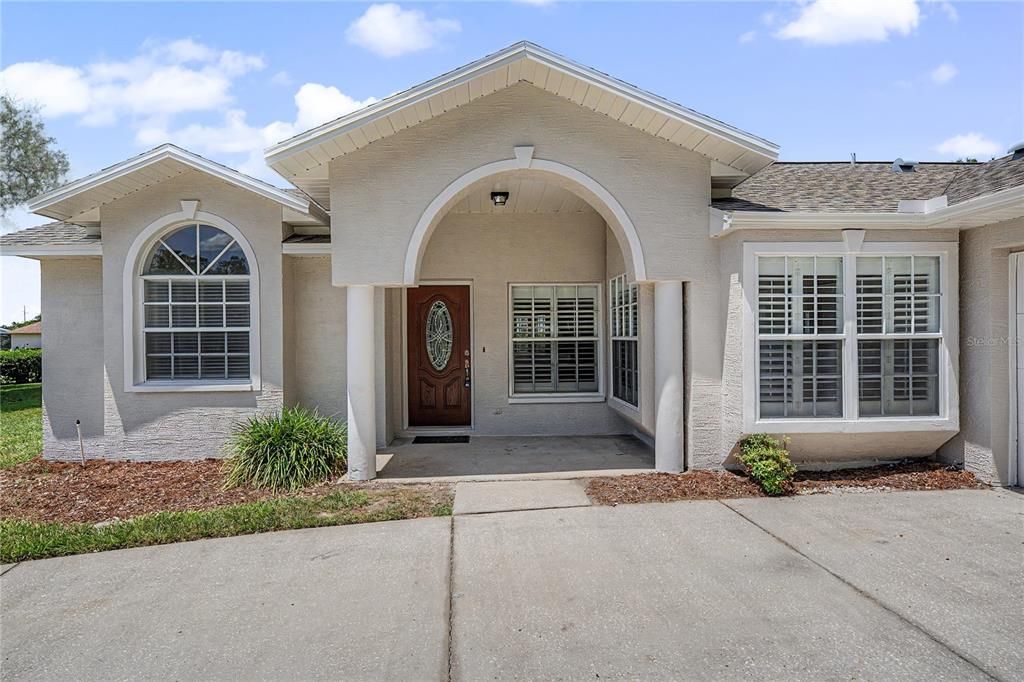 For Sale: $325,000 (3 beds, 2 baths, 1749 Square Feet)