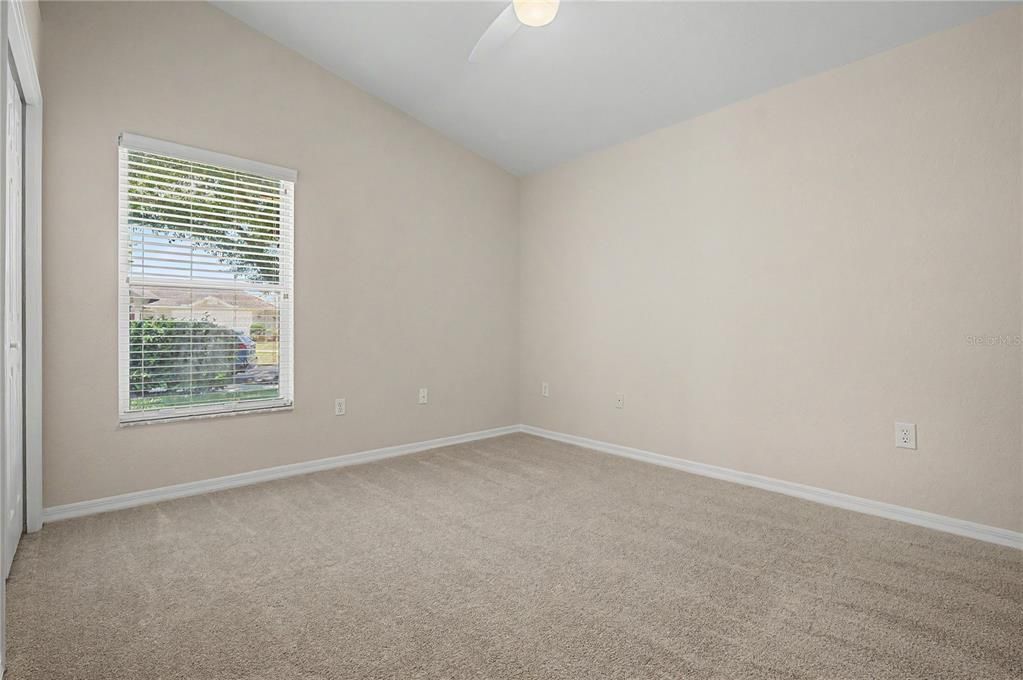 For Sale: $325,000 (3 beds, 2 baths, 1749 Square Feet)