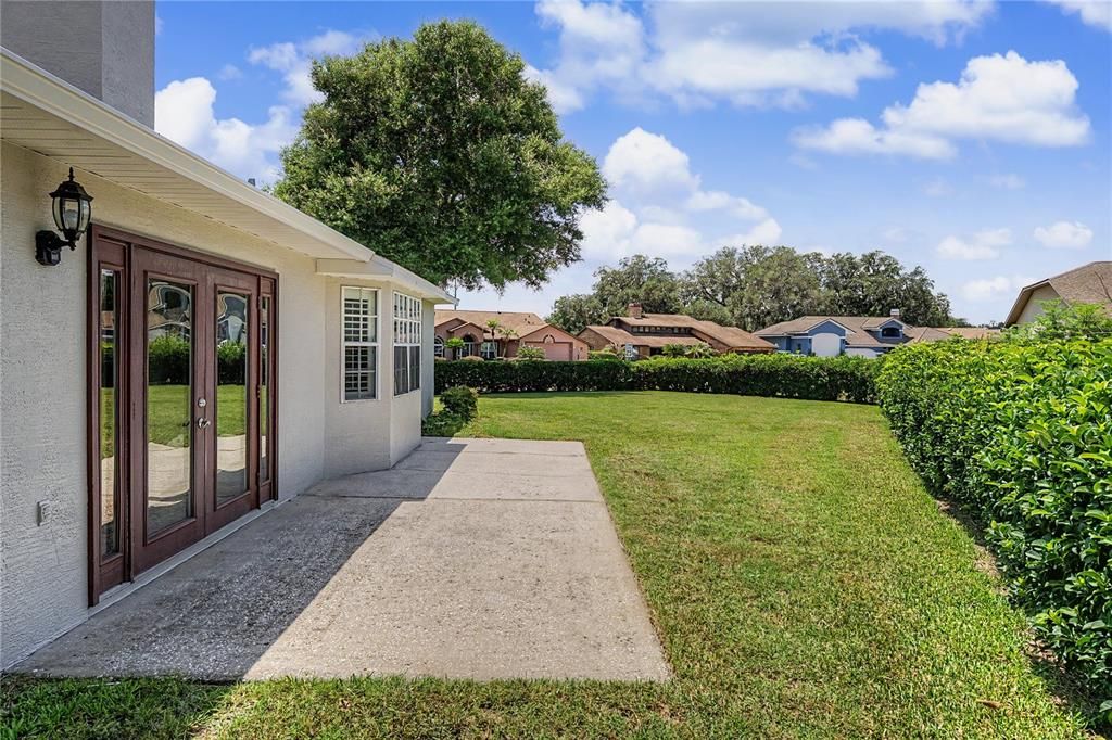 For Sale: $325,000 (3 beds, 2 baths, 1749 Square Feet)