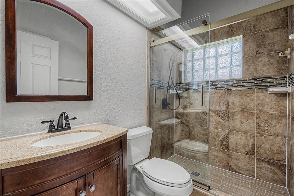 For Sale: $325,000 (3 beds, 2 baths, 1749 Square Feet)
