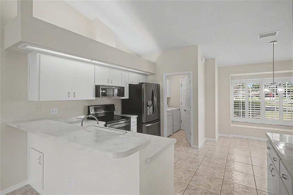 For Sale: $325,000 (3 beds, 2 baths, 1749 Square Feet)