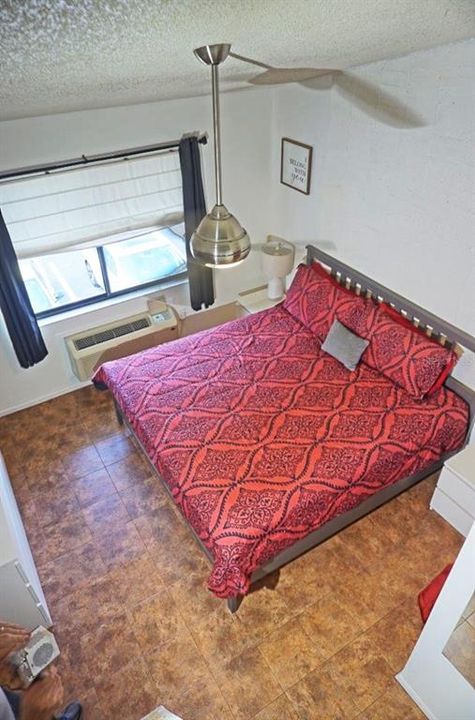 For Sale: $129,900 (1 beds, 1 baths, 456 Square Feet)