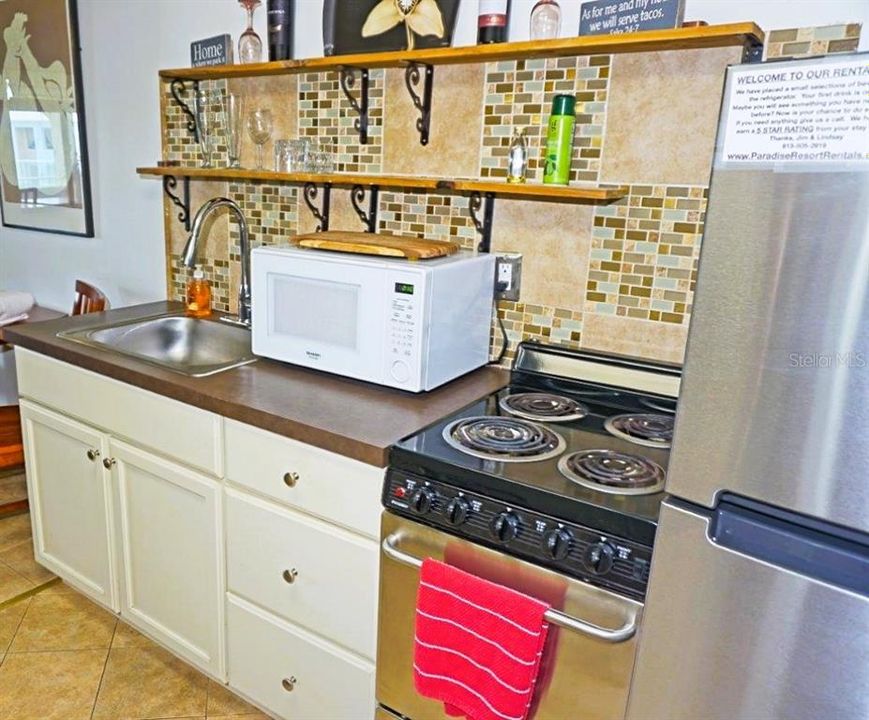 For Sale: $129,900 (1 beds, 1 baths, 456 Square Feet)