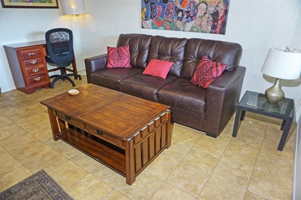 For Sale: $129,900 (1 beds, 1 baths, 456 Square Feet)