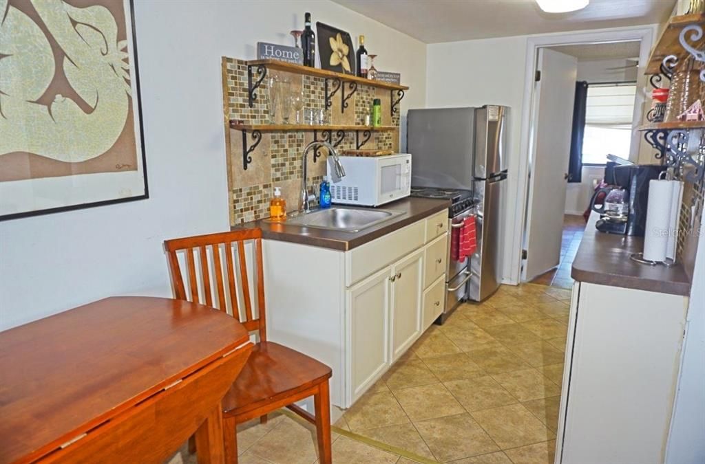 For Sale: $129,900 (1 beds, 1 baths, 456 Square Feet)