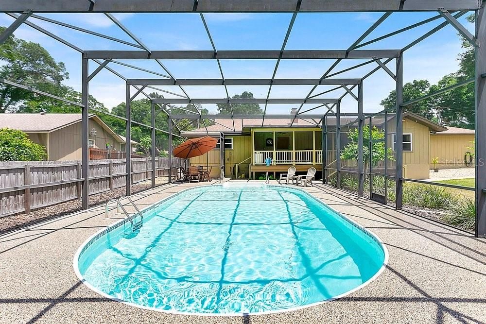 Activo con contrato: $409,000 (3 camas, 2 baños, 1584 Pies cuadrados)