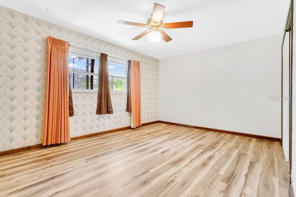 Activo con contrato: $409,000 (3 camas, 2 baños, 1584 Pies cuadrados)