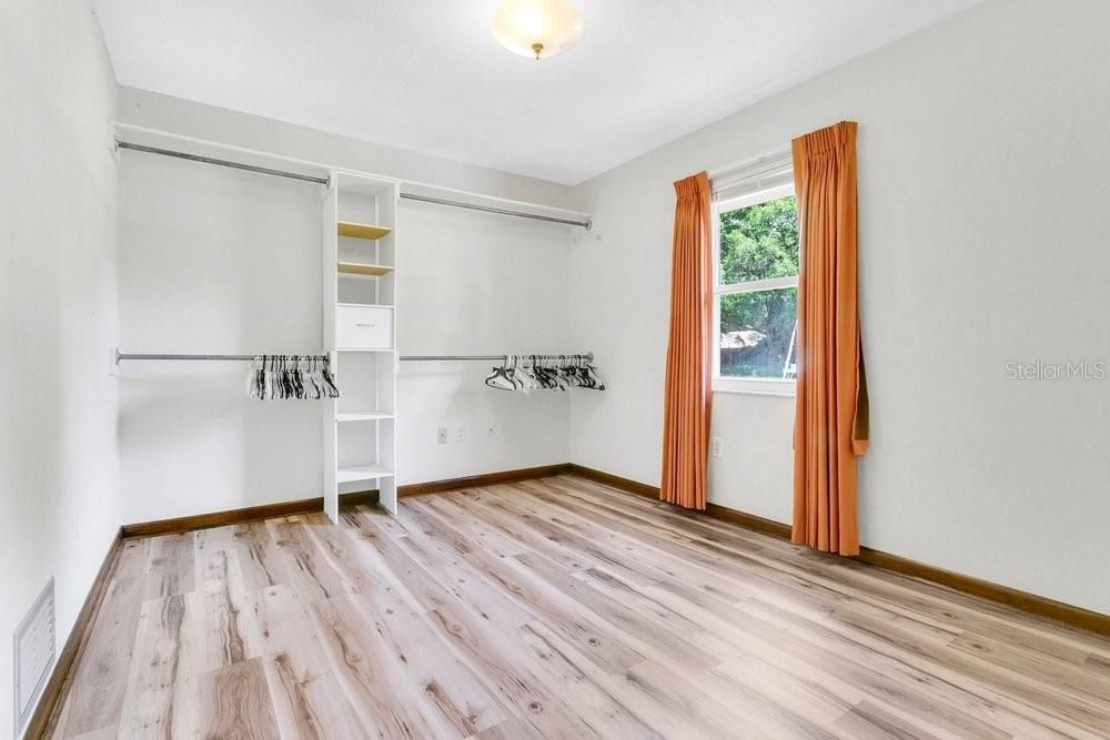 Activo con contrato: $409,000 (3 camas, 2 baños, 1584 Pies cuadrados)